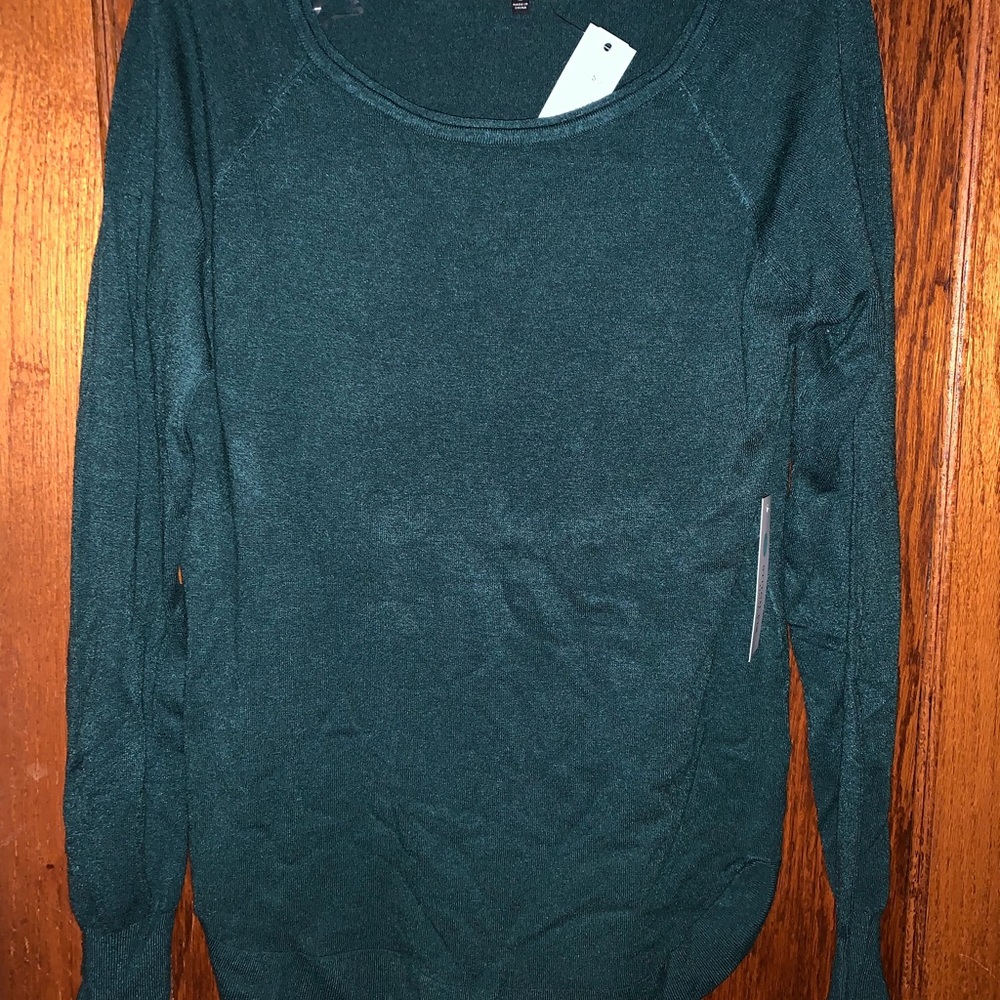NWT PULLOVER